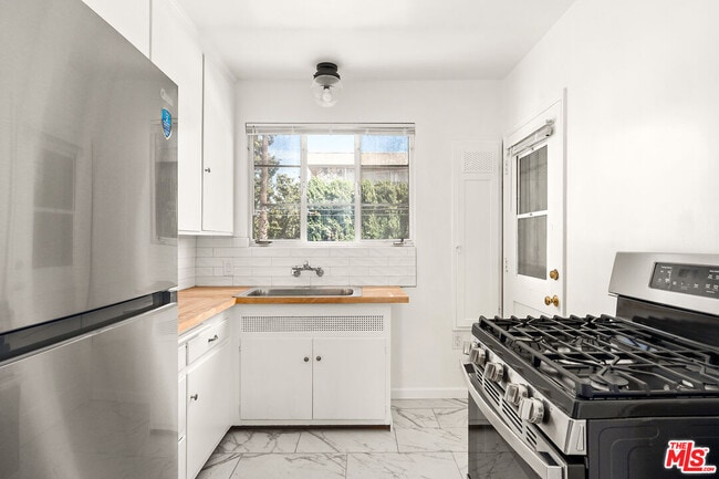 Photo - 9214 Beverly Blvd Unidad 1/2