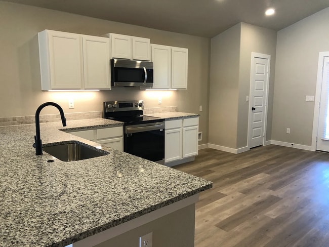 Photo - 13506 Avenue X