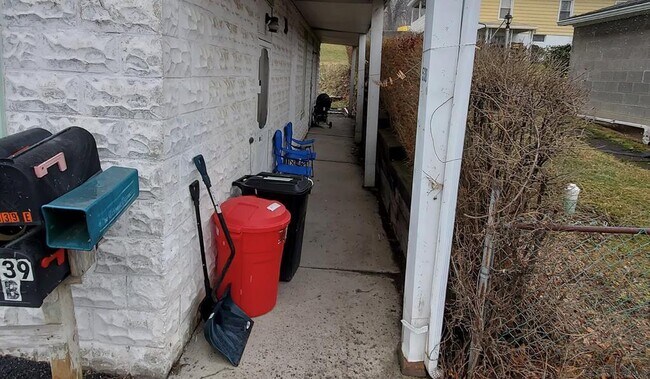 Photo - 530 Naylor Rd