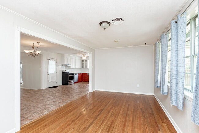 Photo - 365 Riverlon Ave