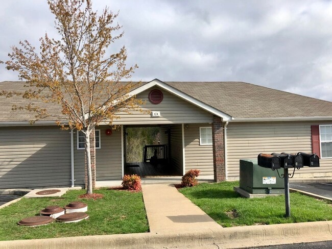 Photo - 104 Garden Cir Unit 4