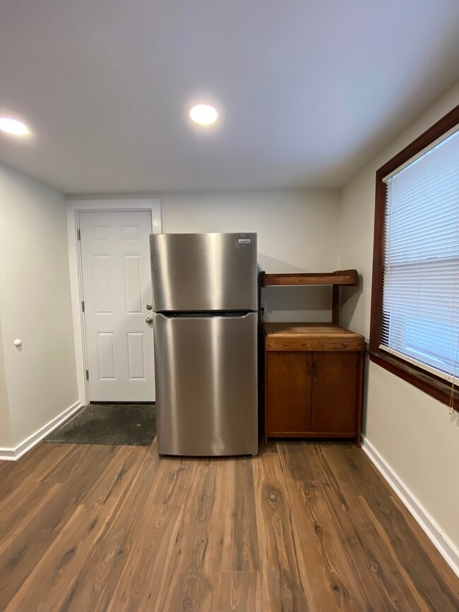 Photo - 1914 N Madison St