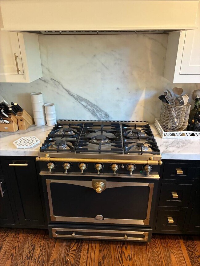 Photo - 212 Dwight Rd