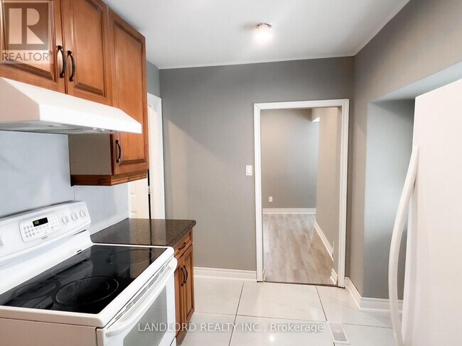 Photo - 9 Albright Ave