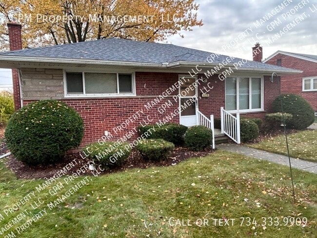 Photo - 2431 Pinetree Dr