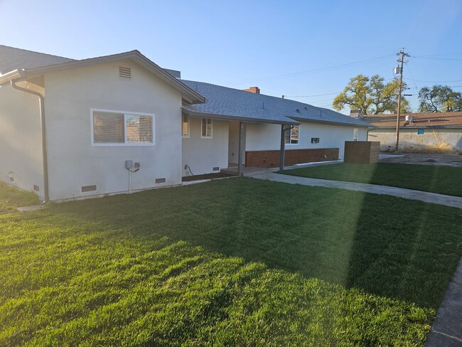 Large 3 bedroom 2 bath - Large 3 bedroom 2 bath House