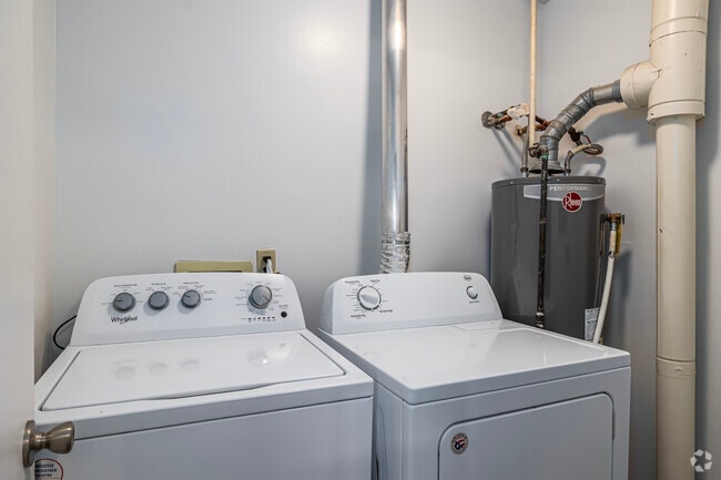 1BD, 1BA - 653SF - Autumn Ridge