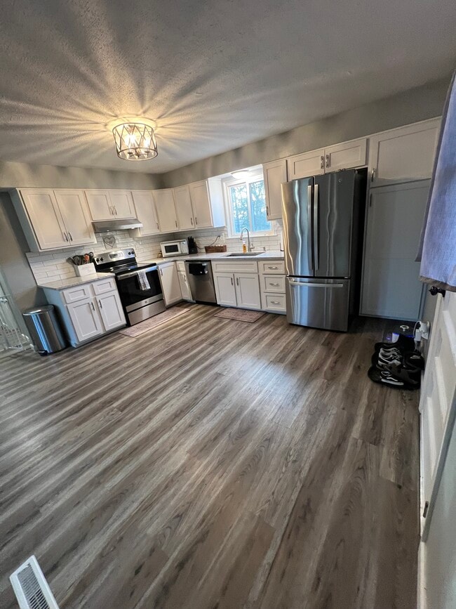 Photo - 6712 Grove Rd