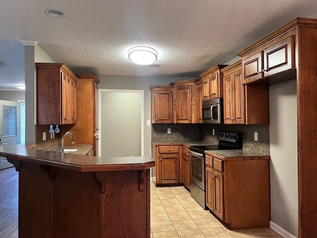 Photo - 2408 Lancashire Ln