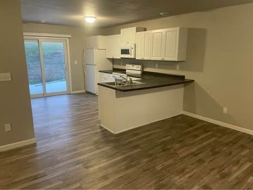 Photo - 210 2nd St SE