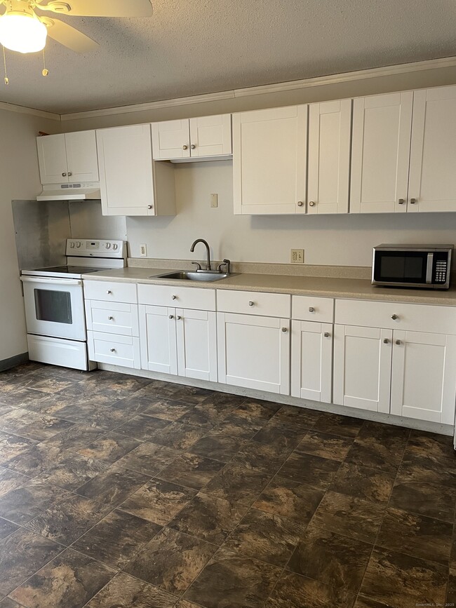 Photo - 88 Wakelee Rd Unit APT 22