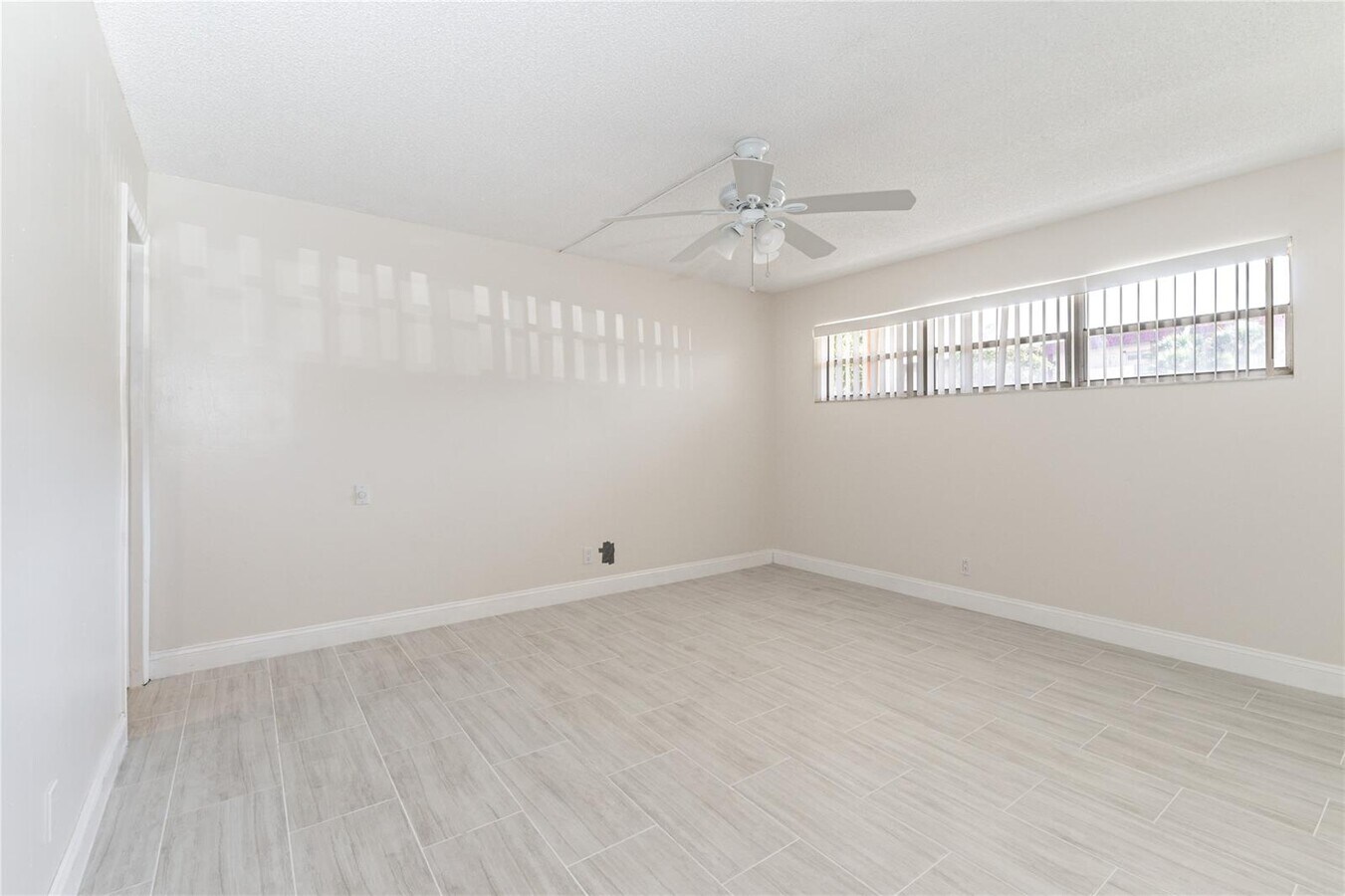 Photo - 1855 W 60th St Unit 301