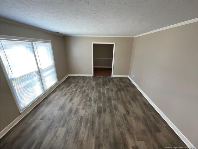 Photo - 619 Lufkin Cir