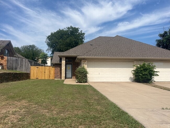 3 Bedroom 2 bath Duplex! Curtis elementary... - 3 Bedroom 2 bath Duplex! Curtis elementary... Casa
