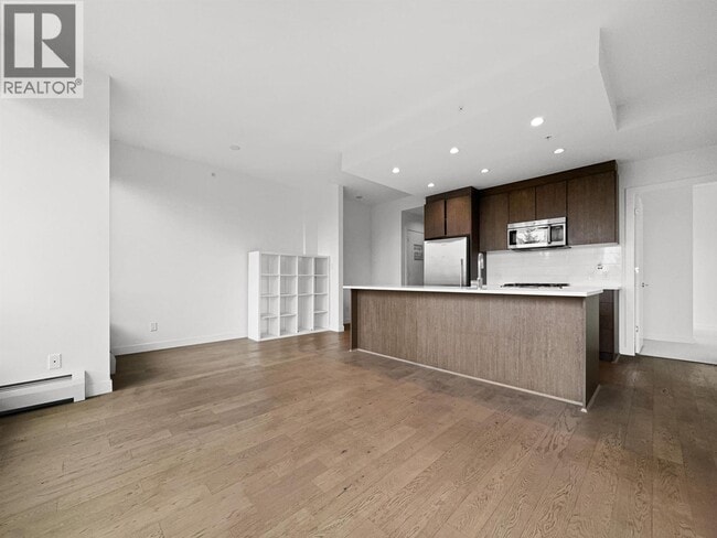 9060 University Crescent Unit 10xx