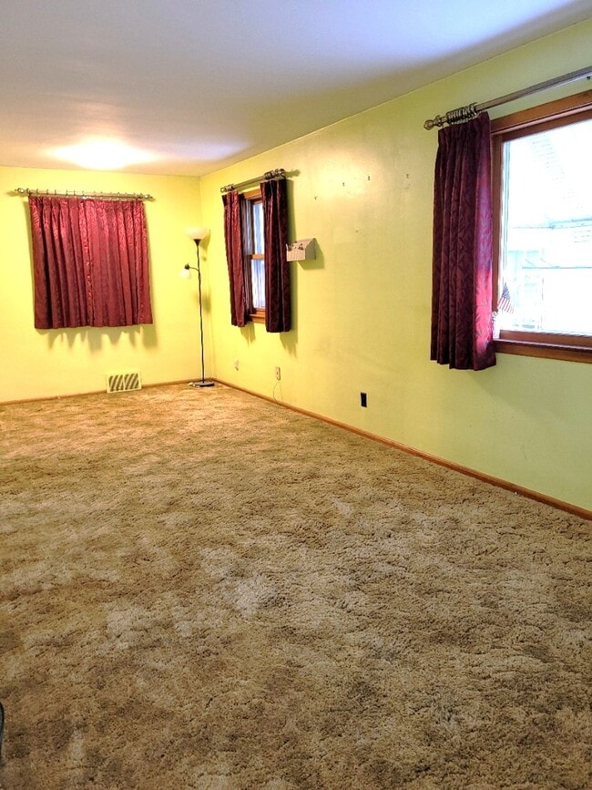 Photo - 515 N 8th Ave