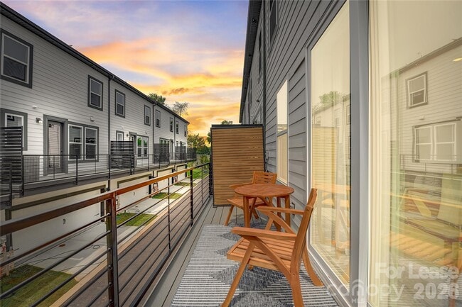 Photo - 411 Jetton St