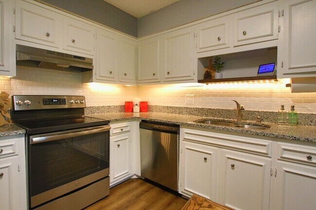 Photo - UPDATED CONDO IN THE HEART OF BRENTWOOD . . . PLUS AMENITIES!!!