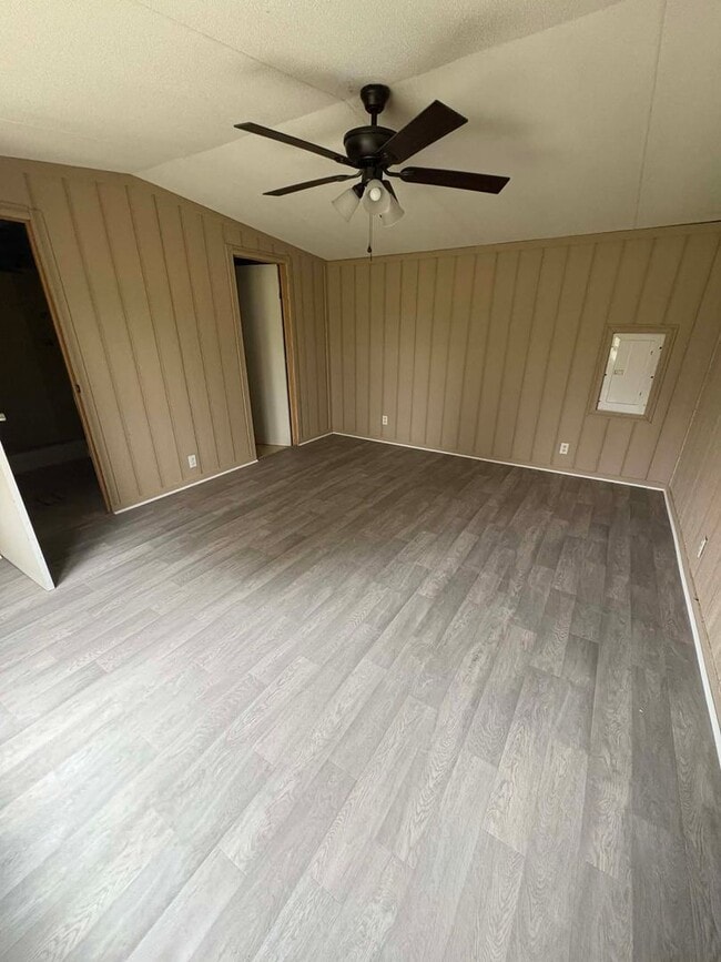 Photo - Spacious 3 Bedroom, 2 Bathroom Home!