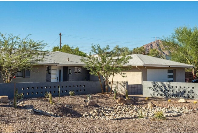 Building Photo - 2820 N 56th Pl