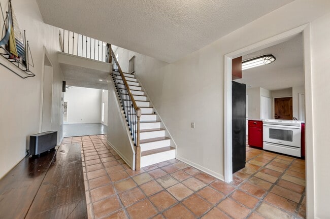 Photo - 1205 King Arthur Cir