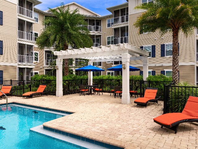 Album Monterey Pointe 55+ Active Adult Apa... Apartamentos Para