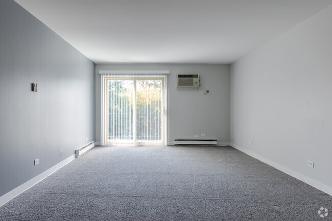 2BR, 2BA - Living