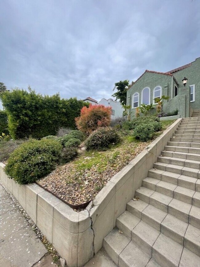 Photo - Stunning 4 bedroom 3 bath