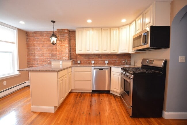 Photo - 98 Emerson St Unit 2