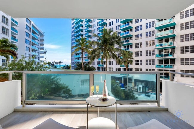 Photo - 5050 Collins Ave Unidad ID1227200P