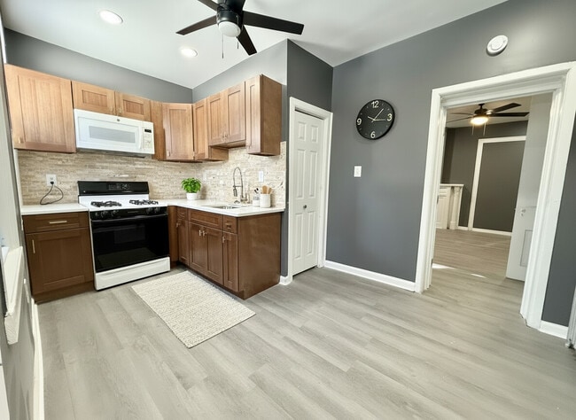 Photo - 347 Kerlin St Unit 1