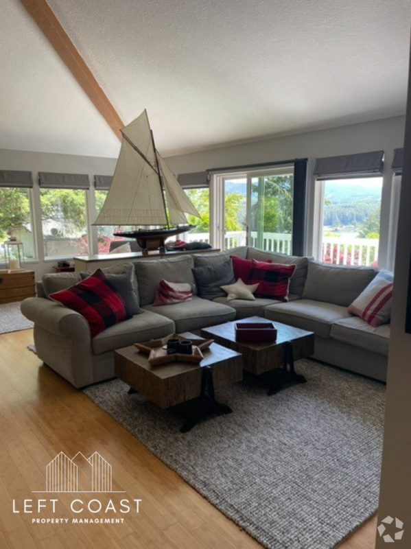 Building Photo - 1545 NE Regatta Way Rental