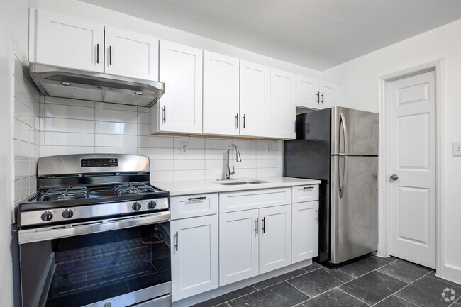 2BR, 1BA - 106 South Harrison Street Apartments