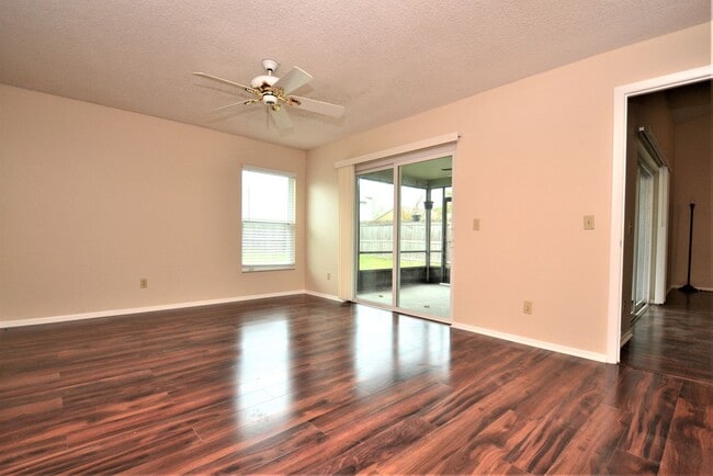 Photo - Upgraded Oviedo Home - Screened porch, fenced back yard, wood floors
