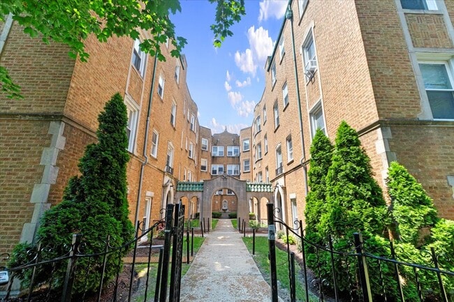Building Photo - 6414 N Newgard Ave Rental