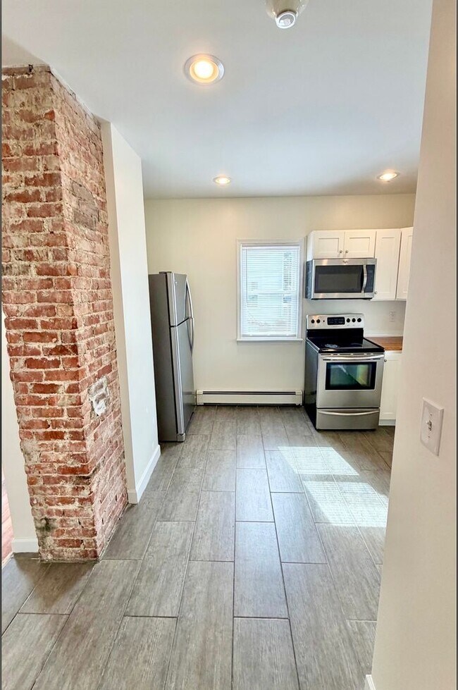Photo - 178-180 Chandler Avenue Unit 1