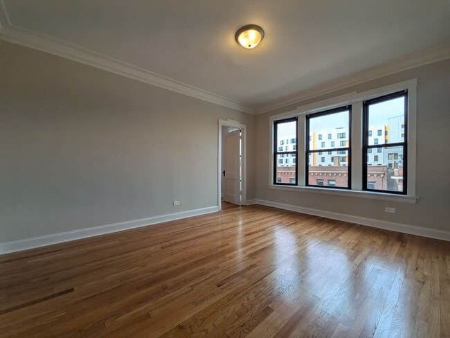 Photo - 2640 N Milwaukee Ave