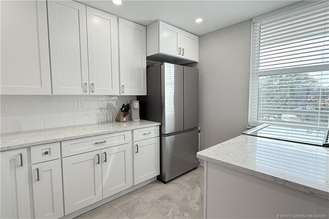 Photo - 1950 SW Palm City Rd Unidad 14-305