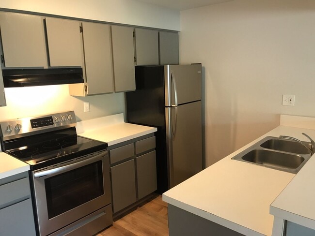 Photo - Awesome Remodeled Top Floor condo in Point Loma Tennis Club