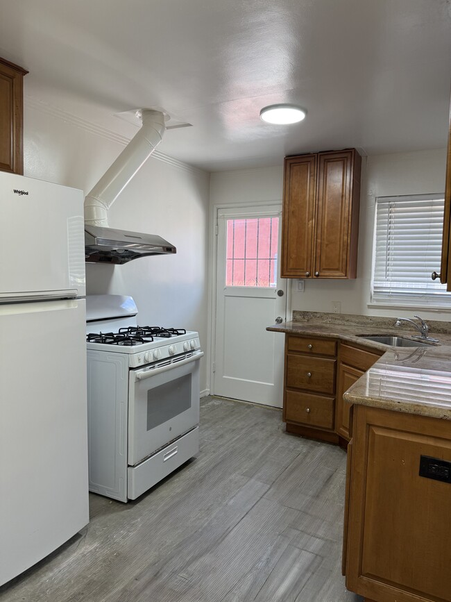 Kitchen - 317 Herma Ct