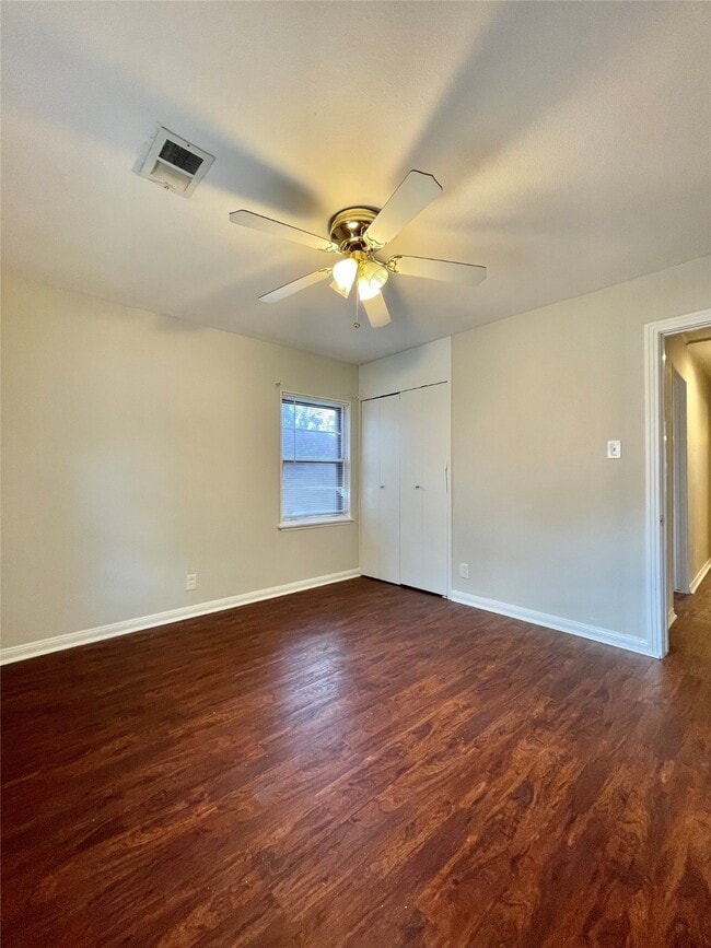 Photo - 1112 Southampton Dr