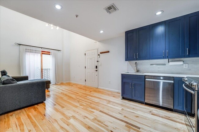 Photo - 416 63rd St Unit 2C