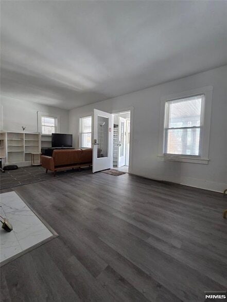 Photo - 145 Christie St