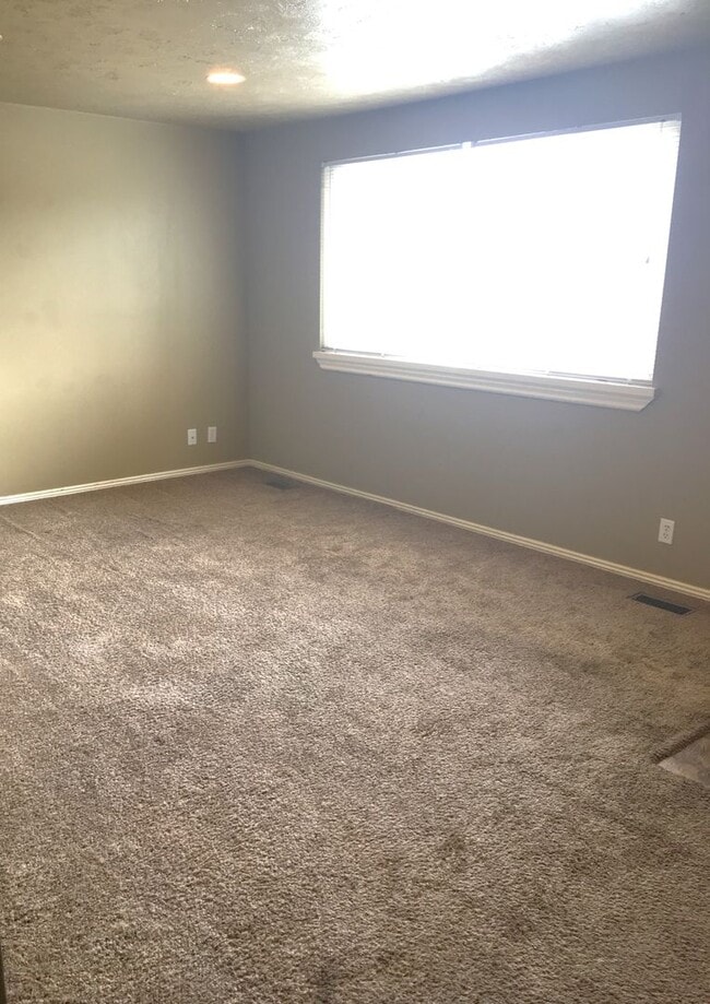 Photo - 6046 S 4000 W Unit Upper