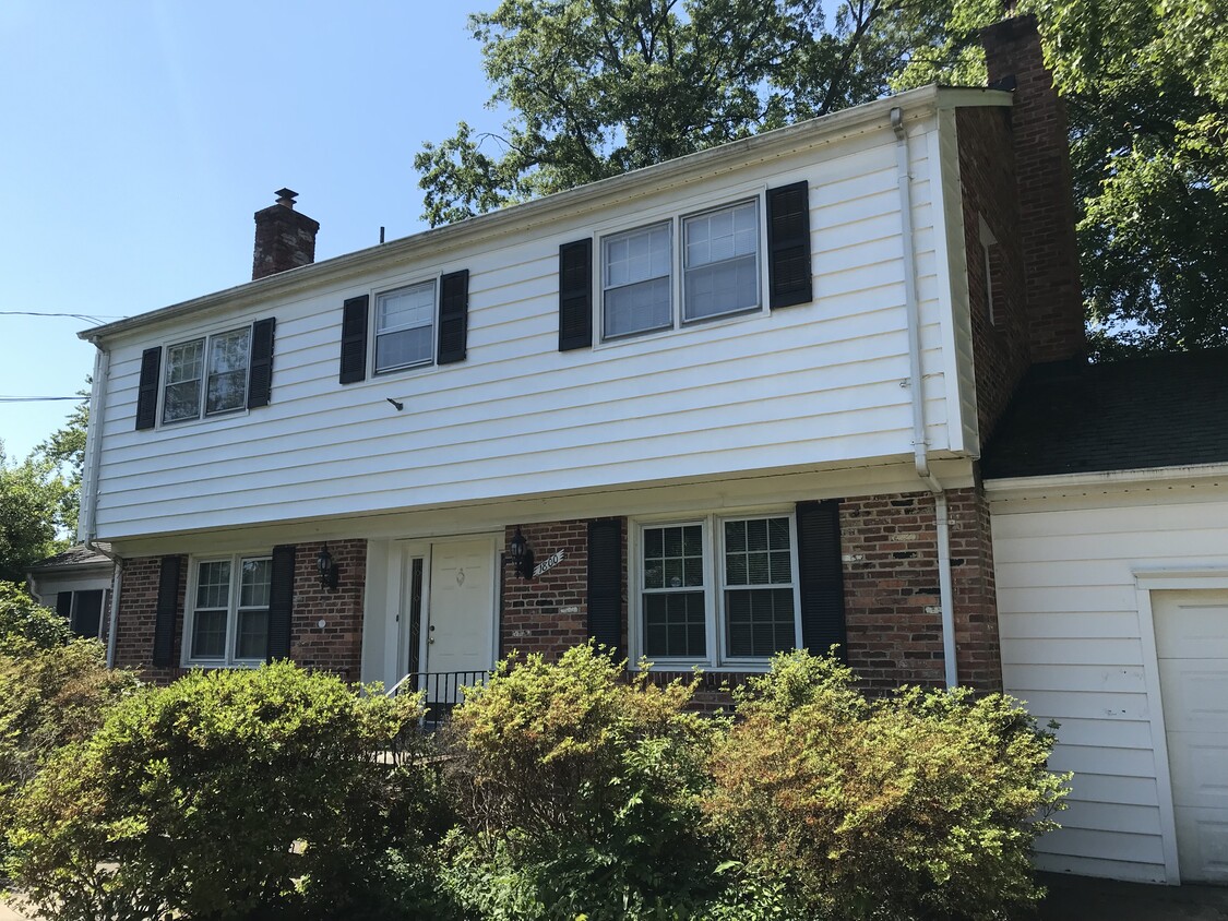 Photo - 1800 Susquehannock Dr (McLean, VA)