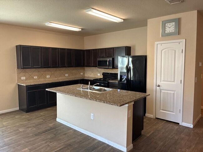 Photo - **Move-In Bonus! $500 Amazon Gift Card with 12-Month Lease at Current Rent**