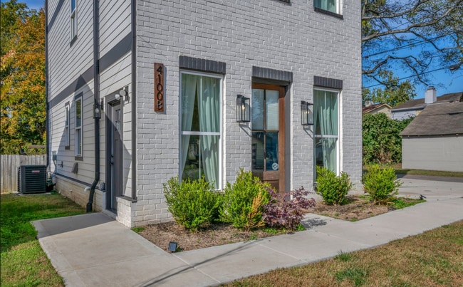 Building Photo - Newly built 3bedroom/2.5 bath home in Sylv...