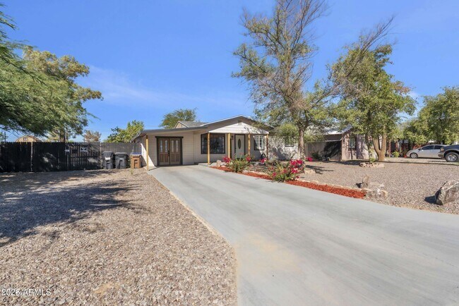 340 W Lindbergh Ave