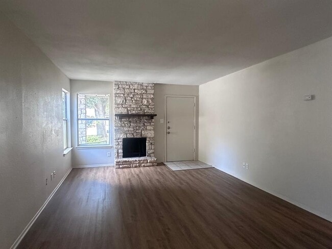 Photo - 410 Linden St