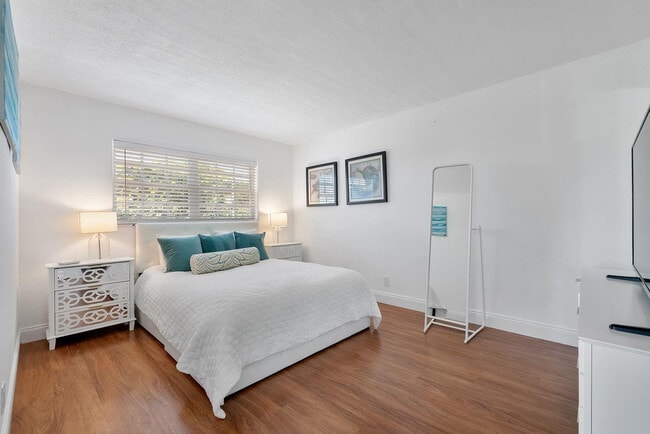 Photo - 2301 NE 14th Street Causeway Unit 306W